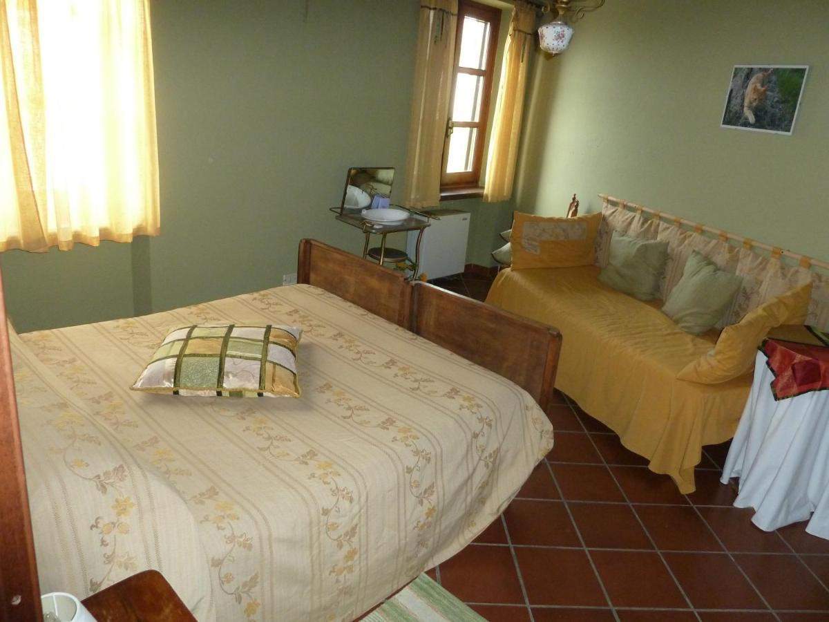 Agriturismo San Martino Castiglione Tinella Стая снимка