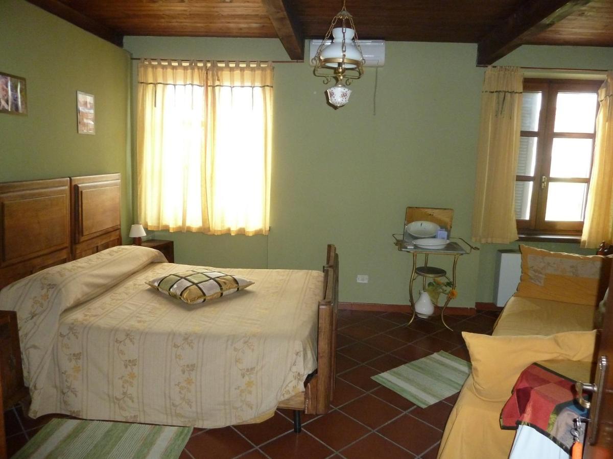 Agriturismo San Martino Castiglione Tinella Стая снимка